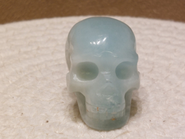 Aquamarijn human skull