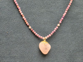 Charoiet ketting facet geslepen met hanger van maria magdalena kristal