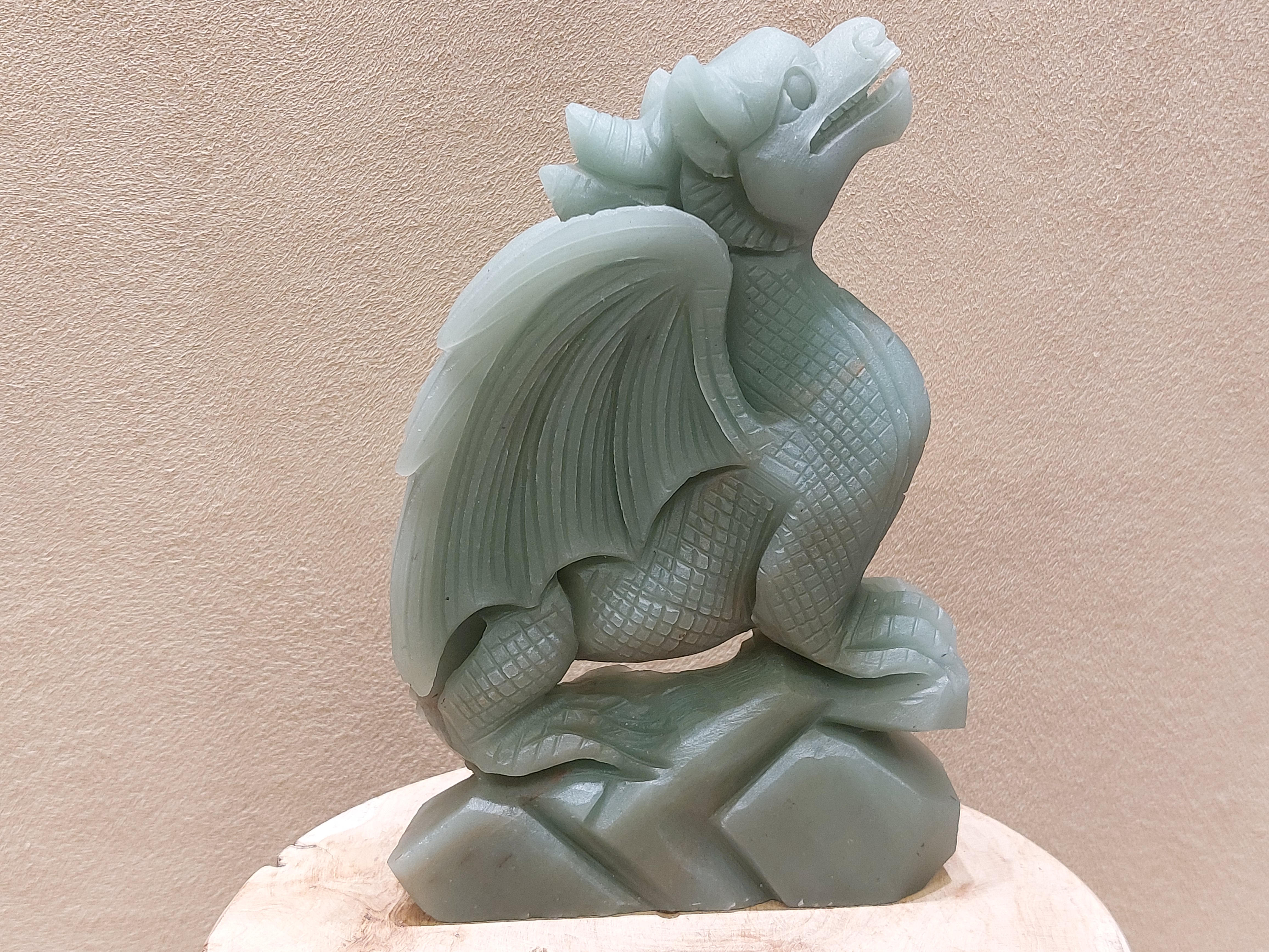 Groene aventurijn draak full body
