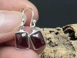 Granaat oorbellen in zilver