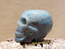 Blauwe paraiba kwarts human skull