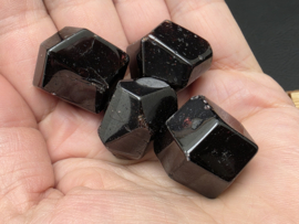 Granaat knuffelsteen