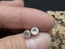 Rozenkwarts oorbellen in zilver