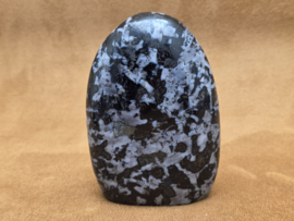 Gabbro merliniet of mystic merliniet sculptuur