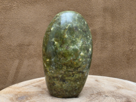 Groene opaal sculptuur