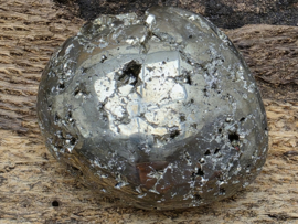 Pyriet handsteen