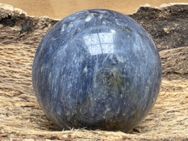 Kyaniet bol
