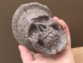 Cintamani human skull