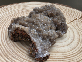 Calciet met hematiet cluster uit Mexico