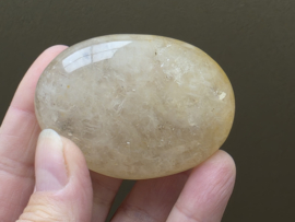 Golden healer of limoniet kwarts handsteen