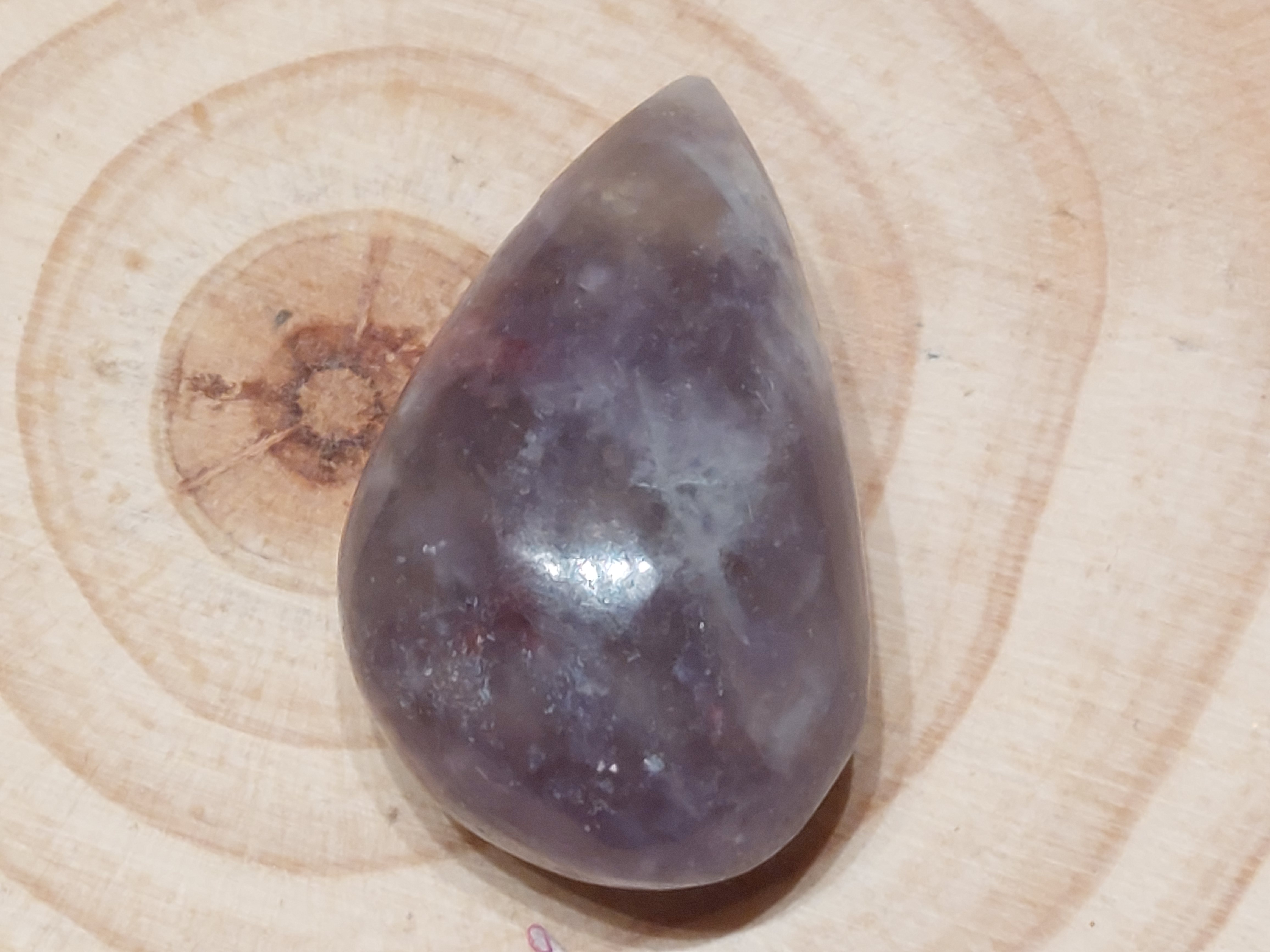 Lepidoliet met roze toermalijn hanger doorboord "unicorn stone"
