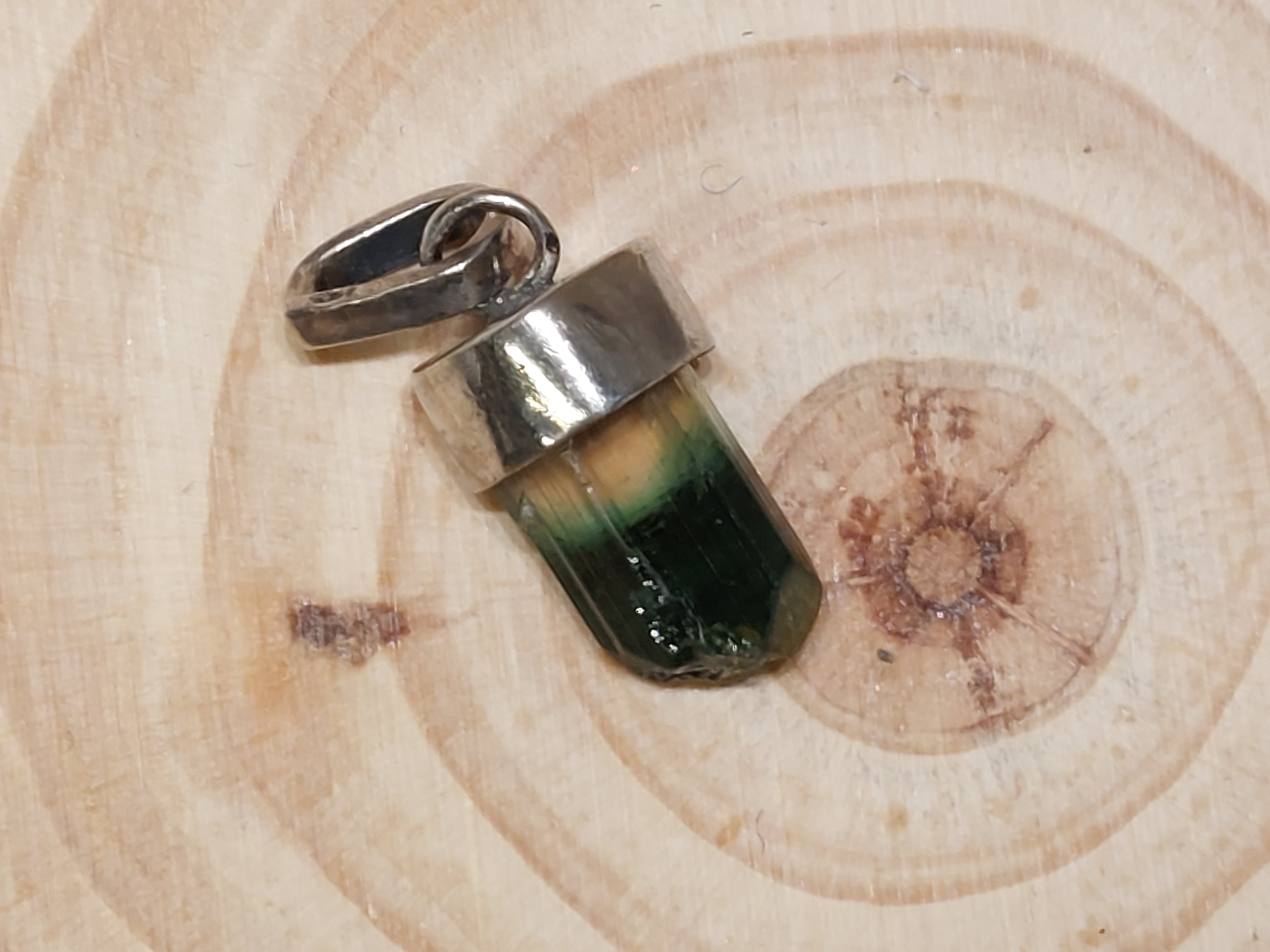 Groene toermalijn hanger in zilver