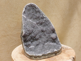 Zwarte amethist cluster