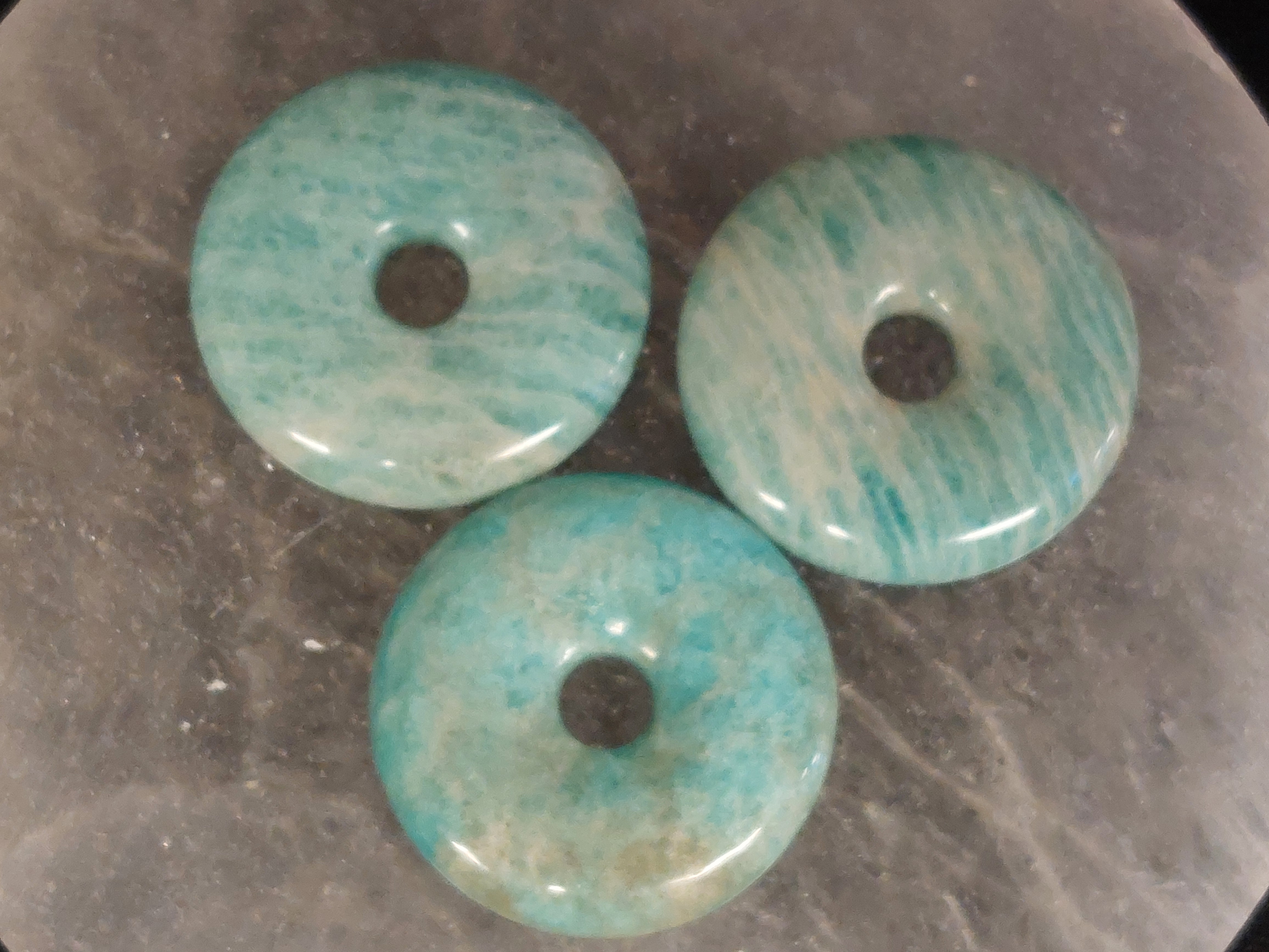 Amazoniet donut