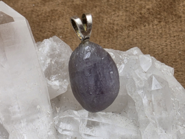 Paraiba toermalijn hanger met zilveren oogje