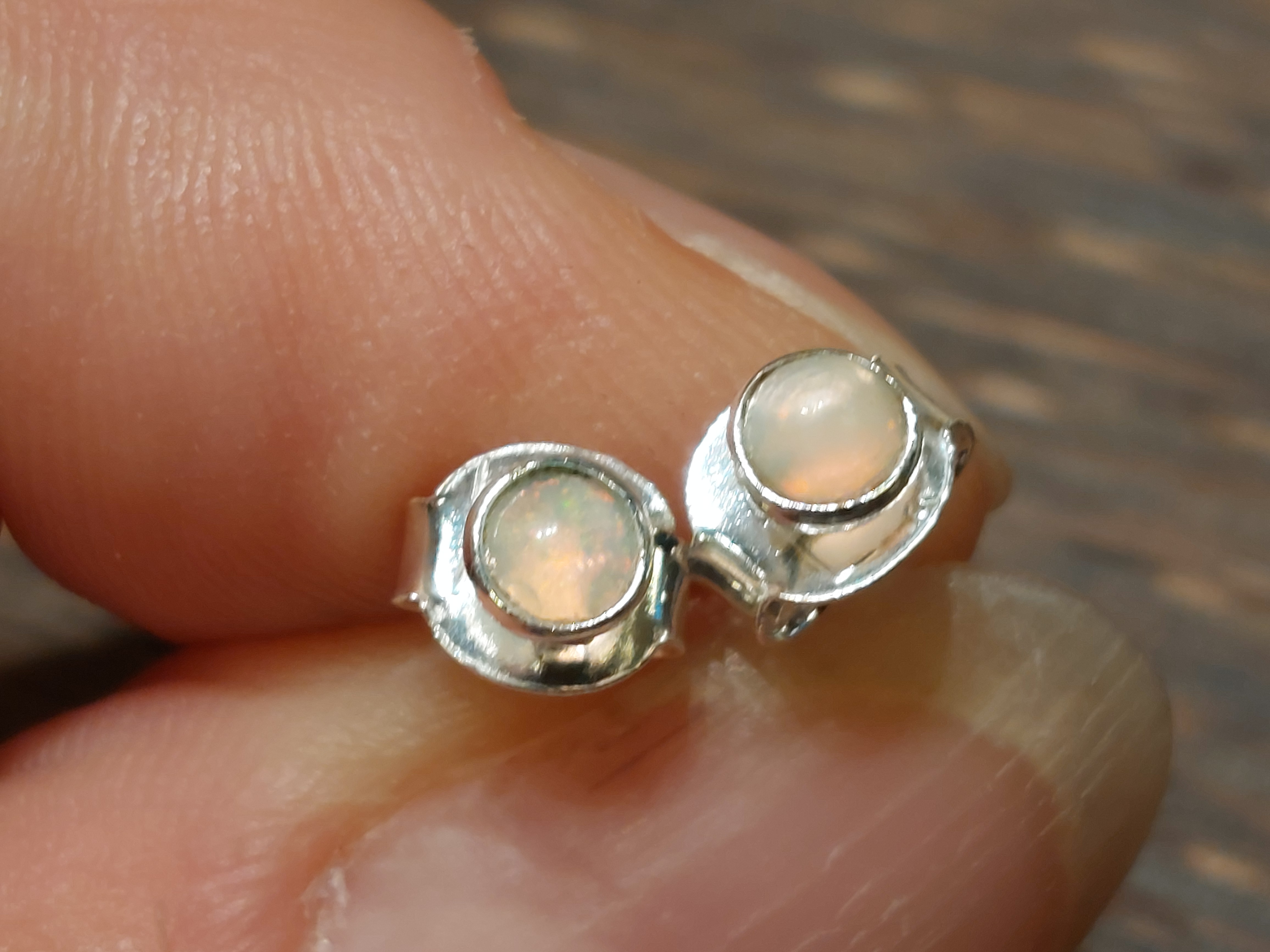 Ethiopisch of welo opaal oorbellen in zilver