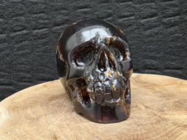 Blauwe amber human skull