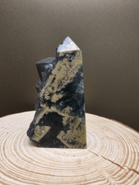 Fluoriet punt met pyriet half ruw, UV-reactief