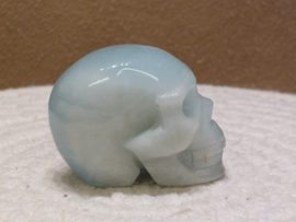 Aquamarijn human skull