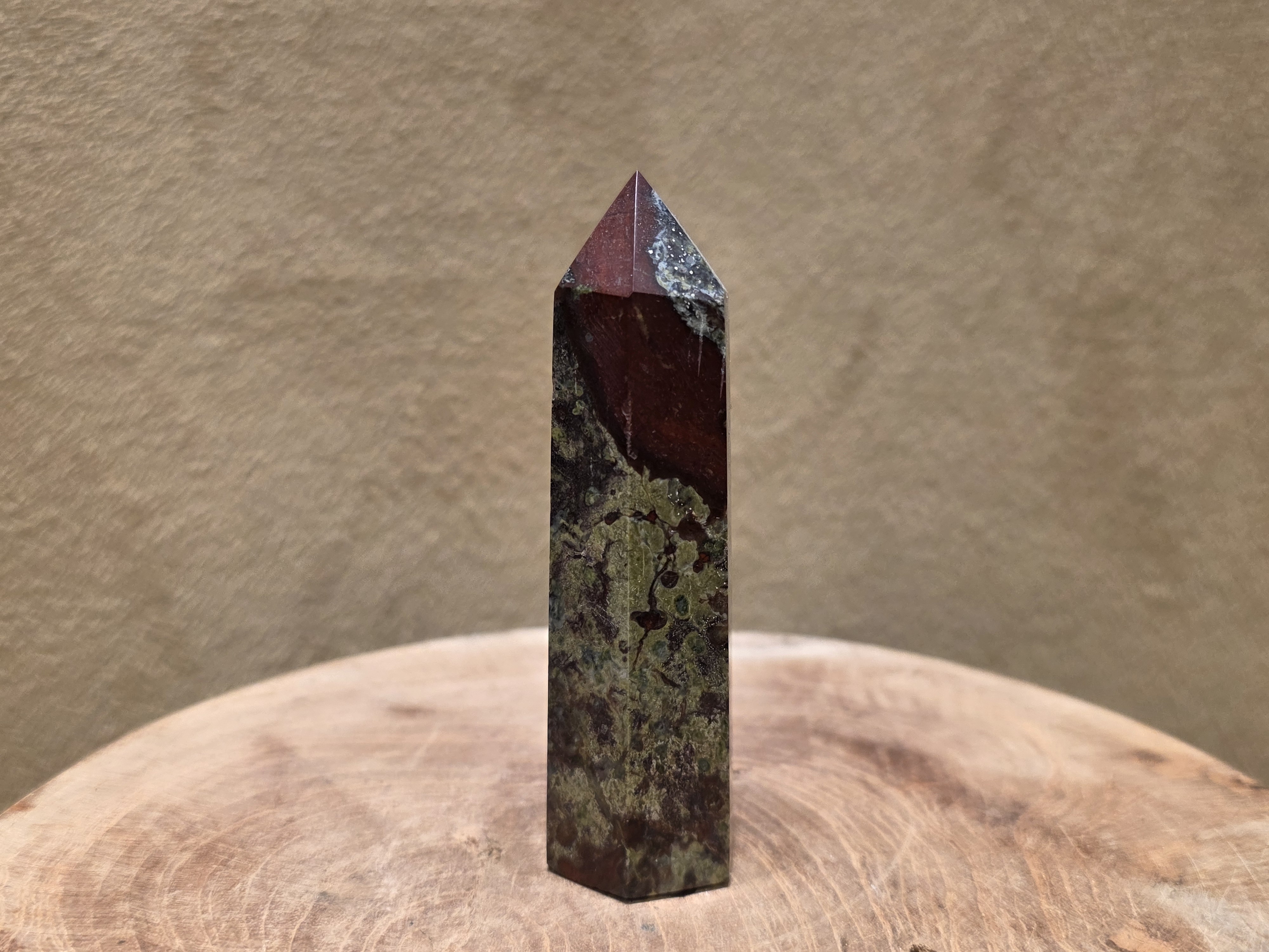 Drakenbloed jaspis punt