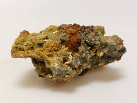Wulfeniet met groene mimetiet cluster