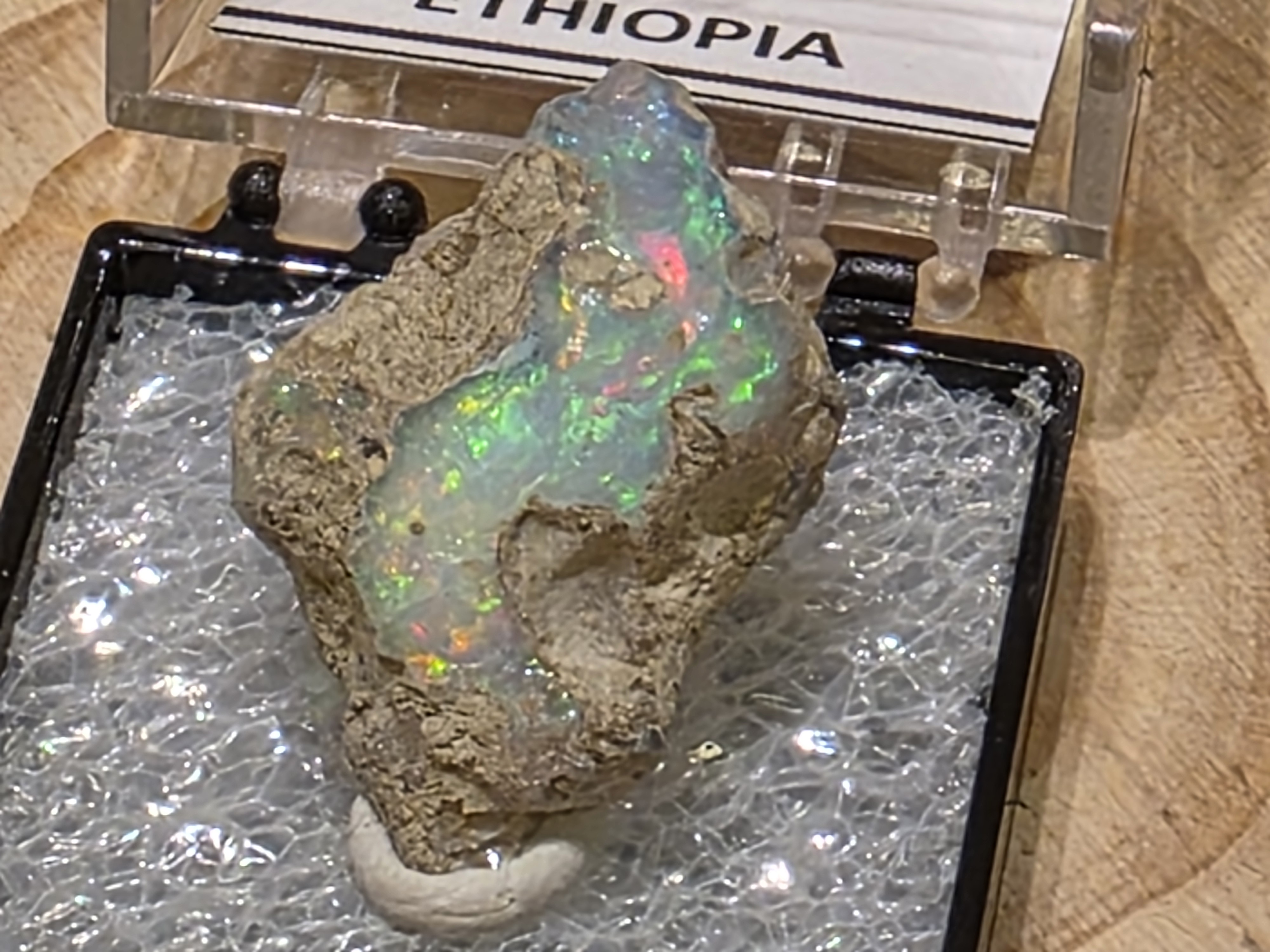 Ethiopisch of welo opaal ruw stukje in doosje