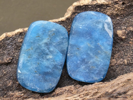 Apatiet cabochons set van 2