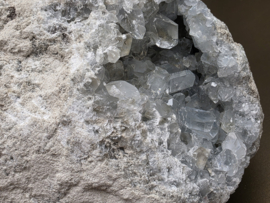 Celestiet cluster groot