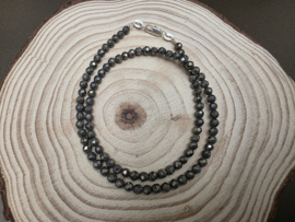 Pyriet ketting facet geslepen