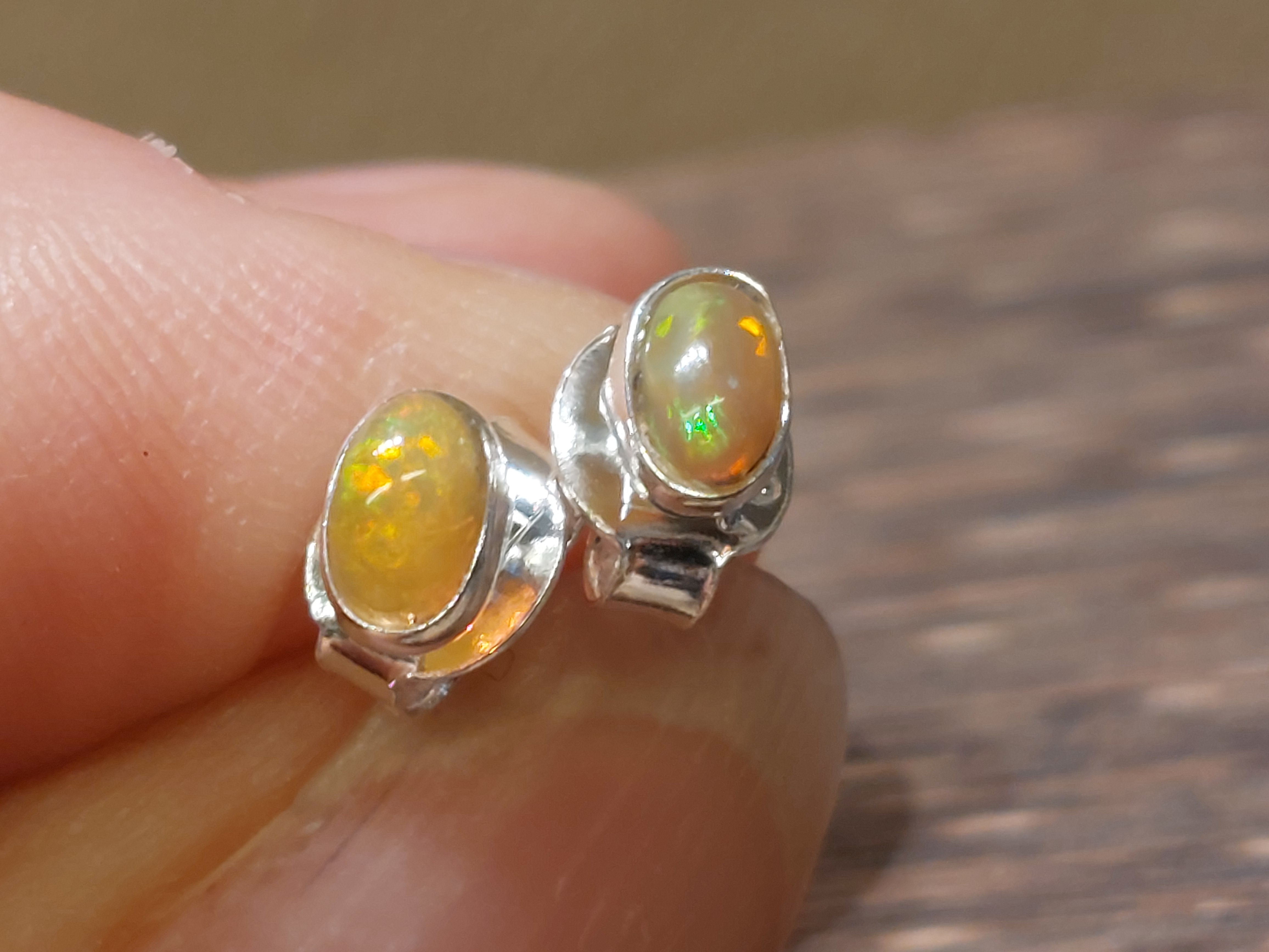 Ethiopisch of welo opaal oorbellen in zilver