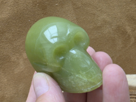 Serpentijn human skull