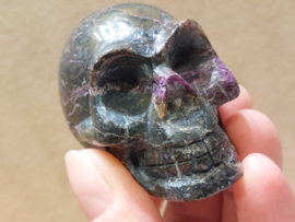 Stichtiet met serpentijn human skull, Australië