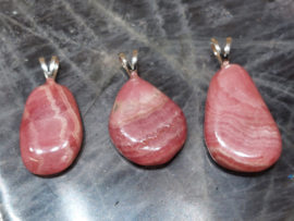 Rhodochrosiet hanger met zilveren oogje
