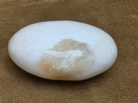 Scolesiet met stilbiet handsteen