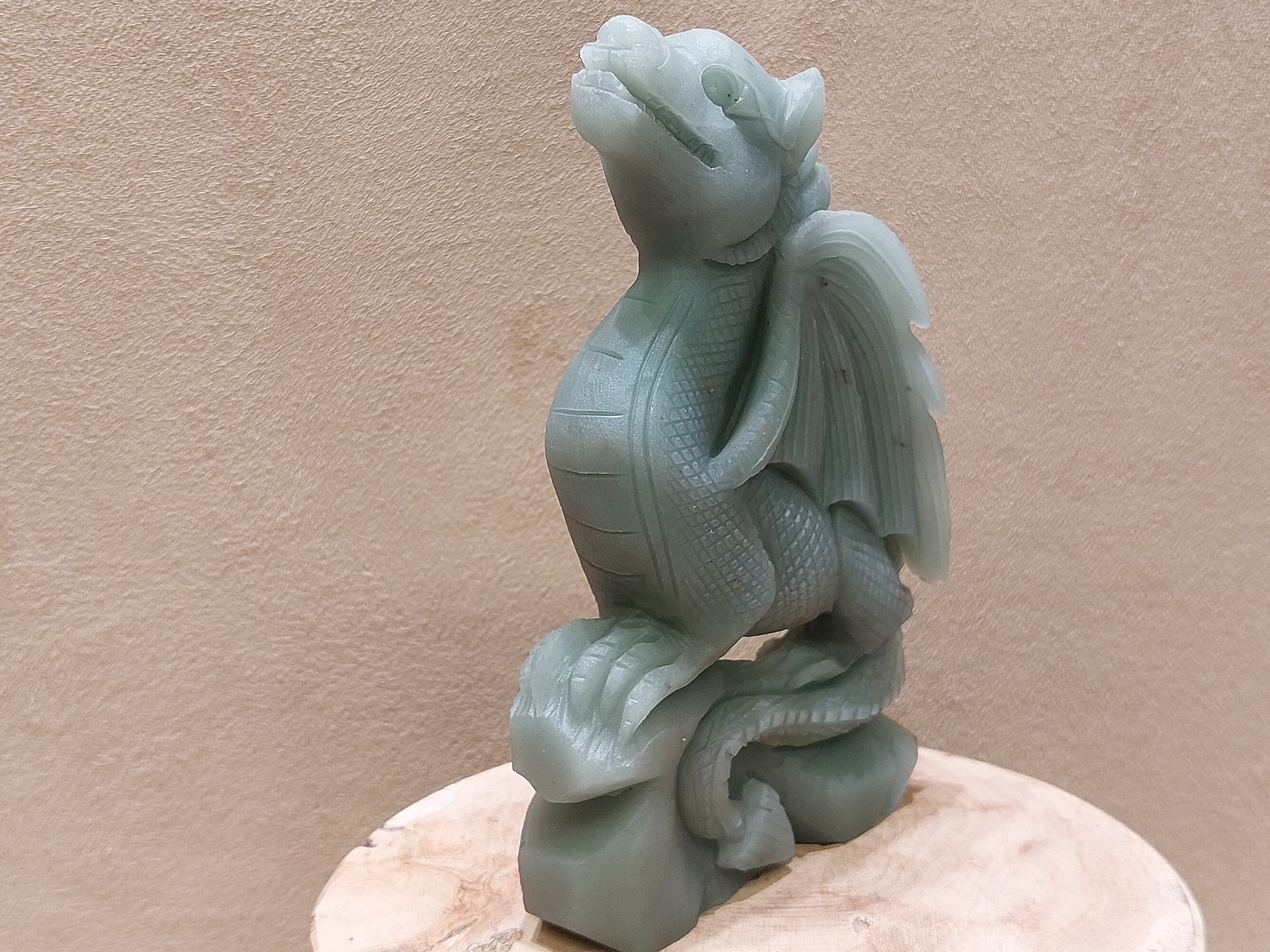 Groene aventurijn draak full body