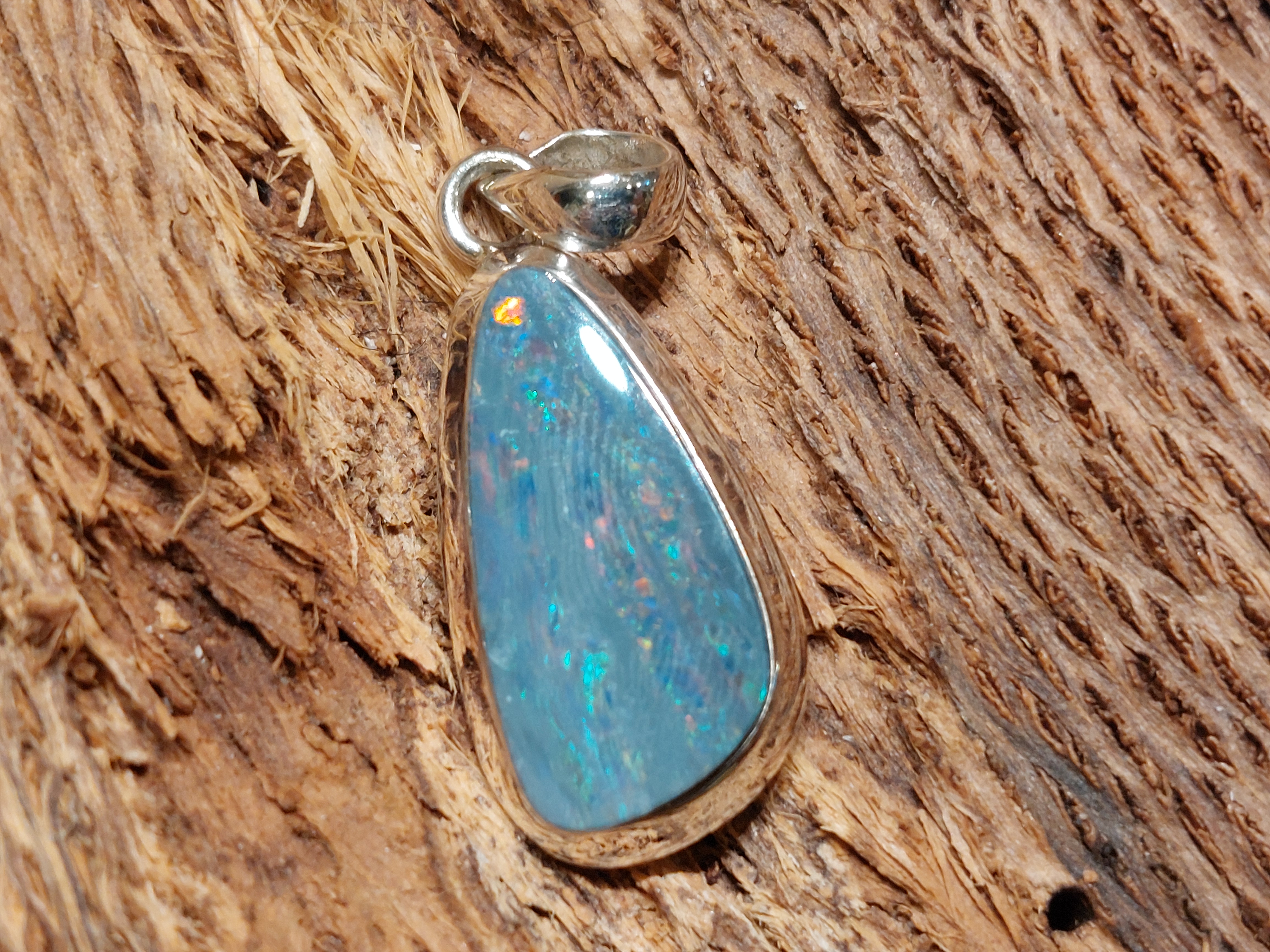 Ethiopisch of welo opaal (doublet) hanger in zilver