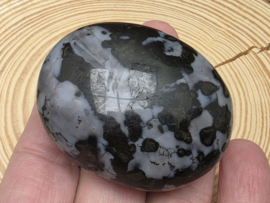 Gabbro merliniet of mystic merliniet handsteen