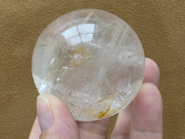 Bergkristal bol met limoniet insluiting