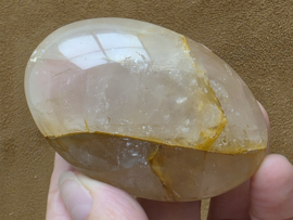Golden healer of limoniet kwarts handsteen
