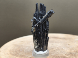 Zwarte toermalijn cluster