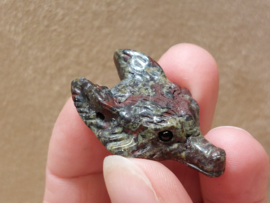 Drakenbloed jaspis wolf hanger doorboord
