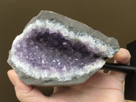 Amethist op standaard