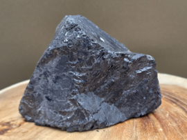 Zwarte toermalijn ruw