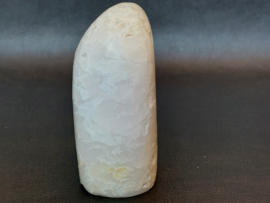 White plume agaat sculptuur