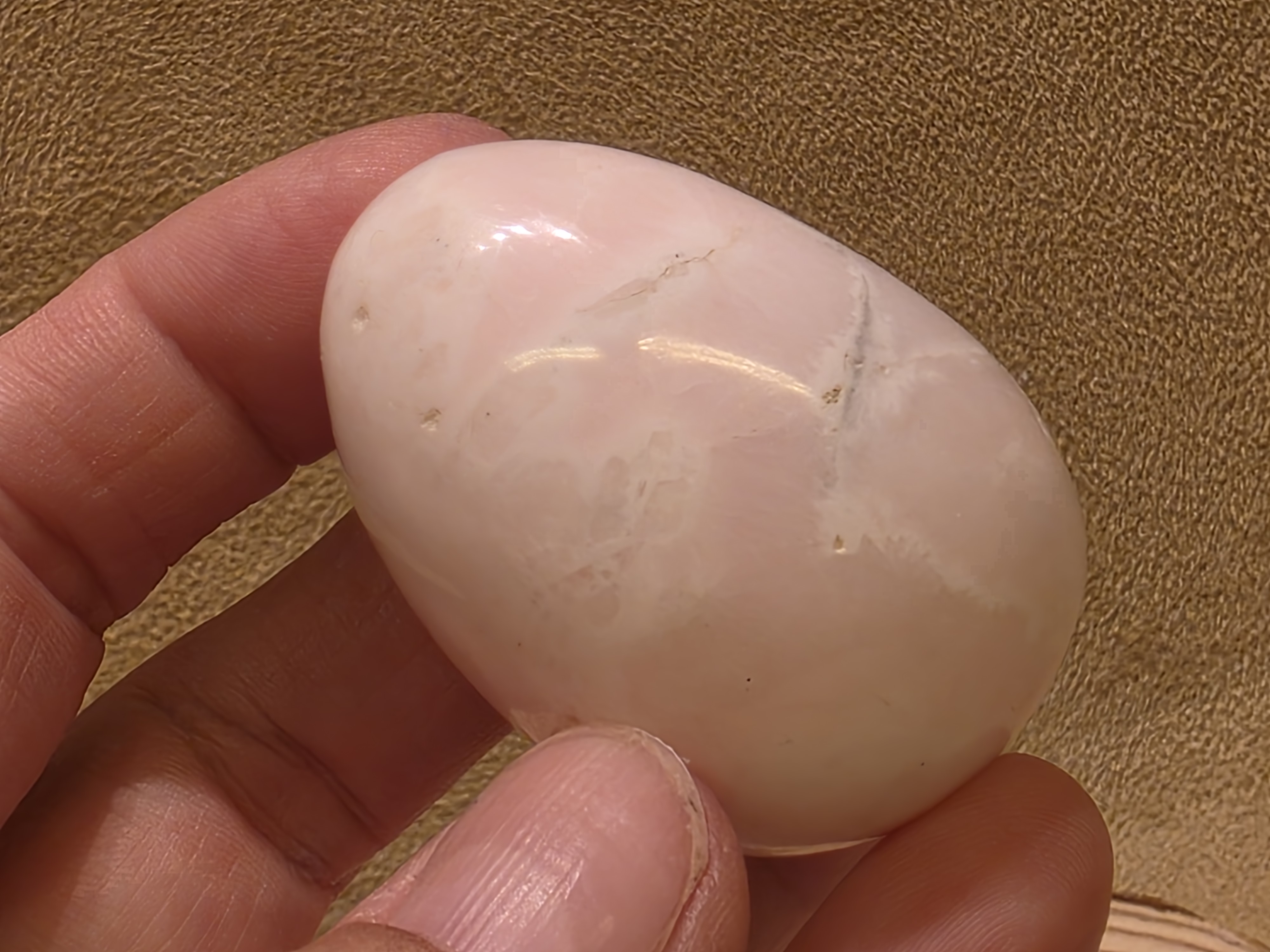 Mangano calciet ei