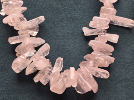 Rozenkwarts ketting met grote splitkralen