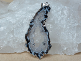 Agaat geode hanger in kneedbaar zilver