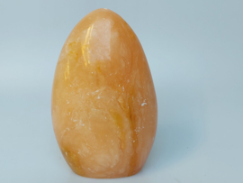 Perzik calciet sculptuur