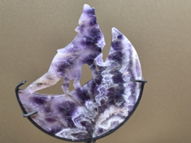 Amethist wolf op maan