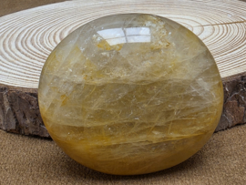 Golden healer of limoniet kwarts handsteen